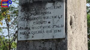 immagine dello stato di decadimento del monumento 